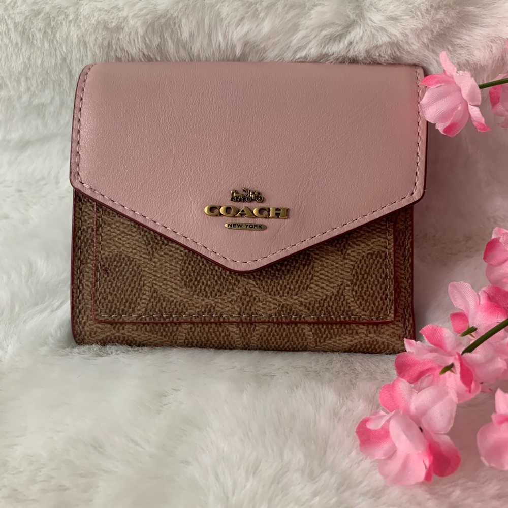 ✖️SOLD✖️🦄💖Coach Small Wallet Signature Colorb